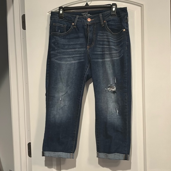 Time & True size 12 distressed cuffed capris - Picture 1 of 6